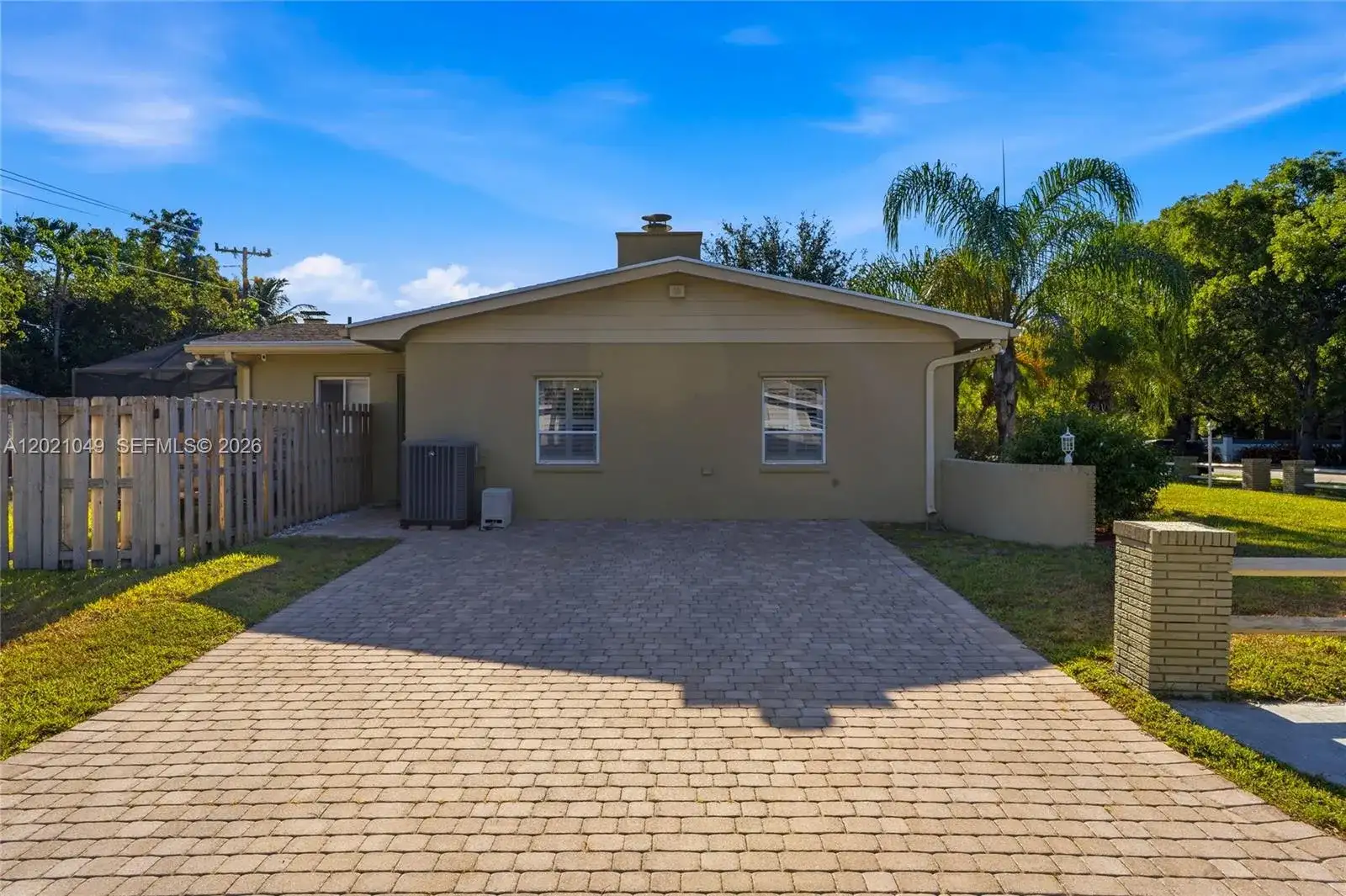 8495 SW 160th St, Palmetto Bay FL 33157 photo 2