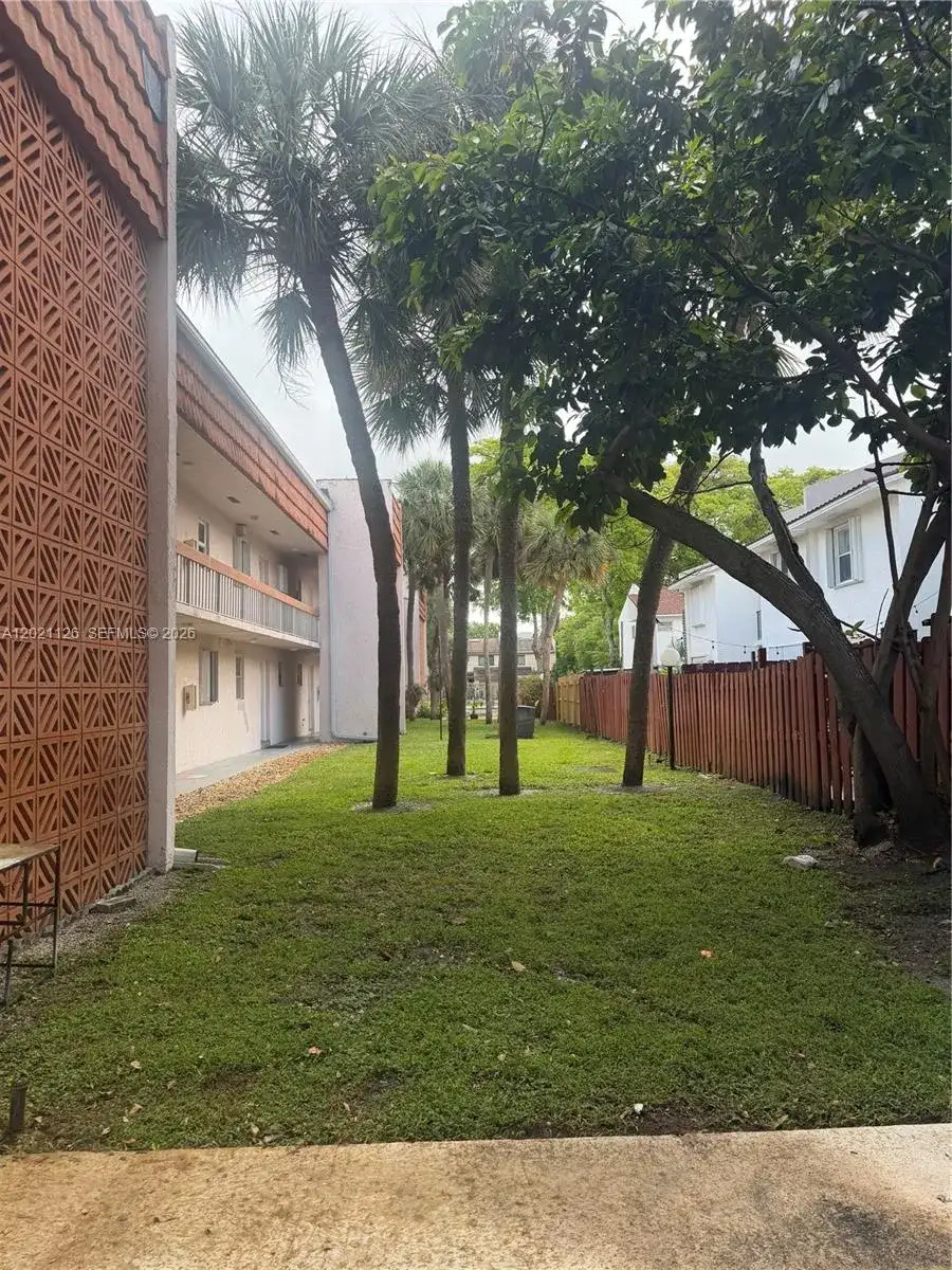 7610 Stirling Rd # 205G, Davie FL 33024 photo 3