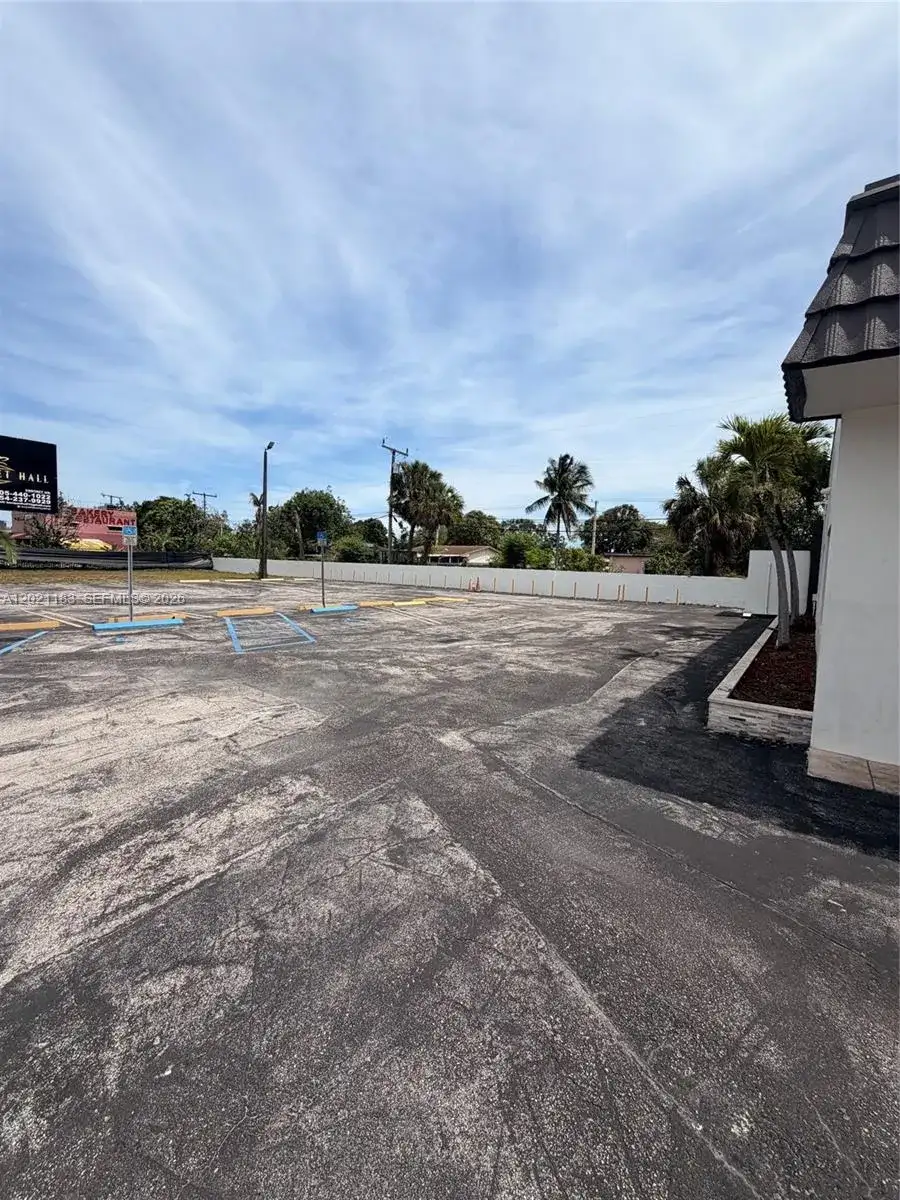 920 NW 119th St, Miami FL 33168 photo 2