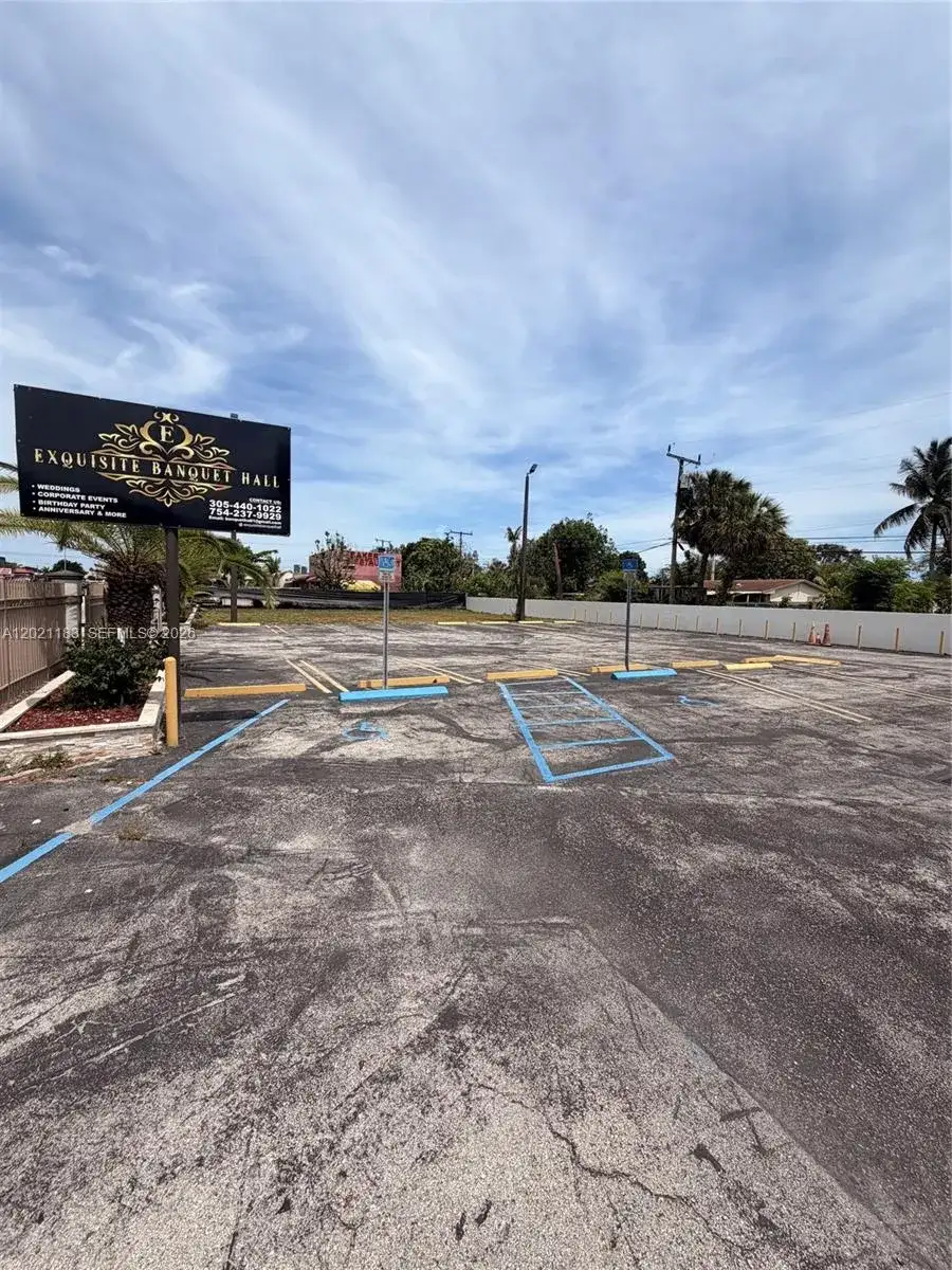 920 NW 119th St, Miami FL 33168 photo 4