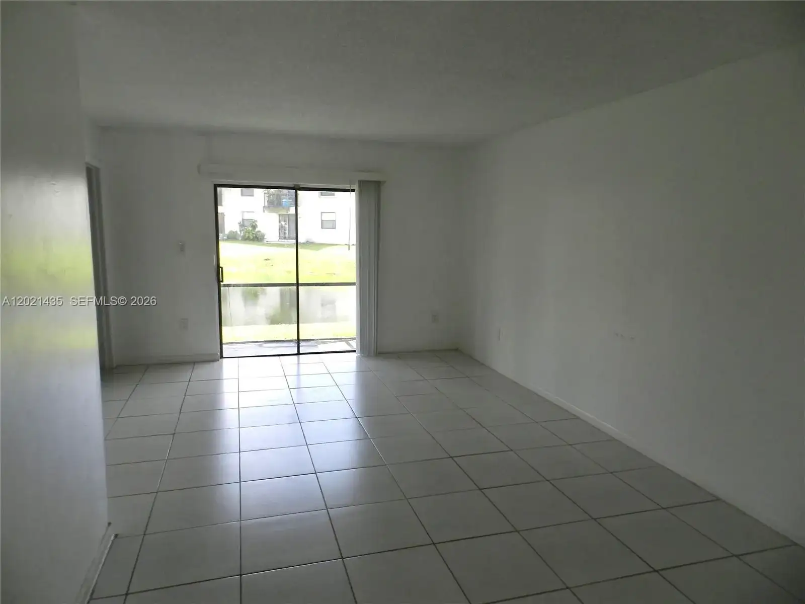 6020 Shakerwood Cir # 105, Tamarac FL 33319 photo 2