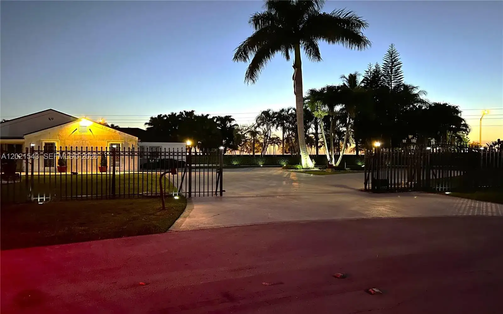 15540 SW 156th Ave, Miami FL 33187 photo 2