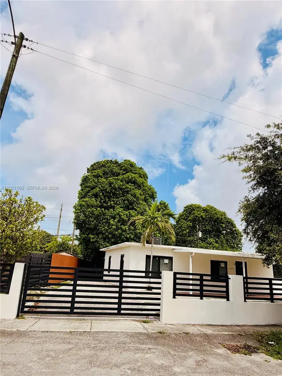 1120 E 6th Ct, Hialeah FL 33010 photo 2