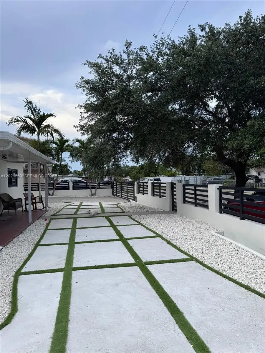 1120 E 6th Ct, Hialeah FL 33010 photo 5