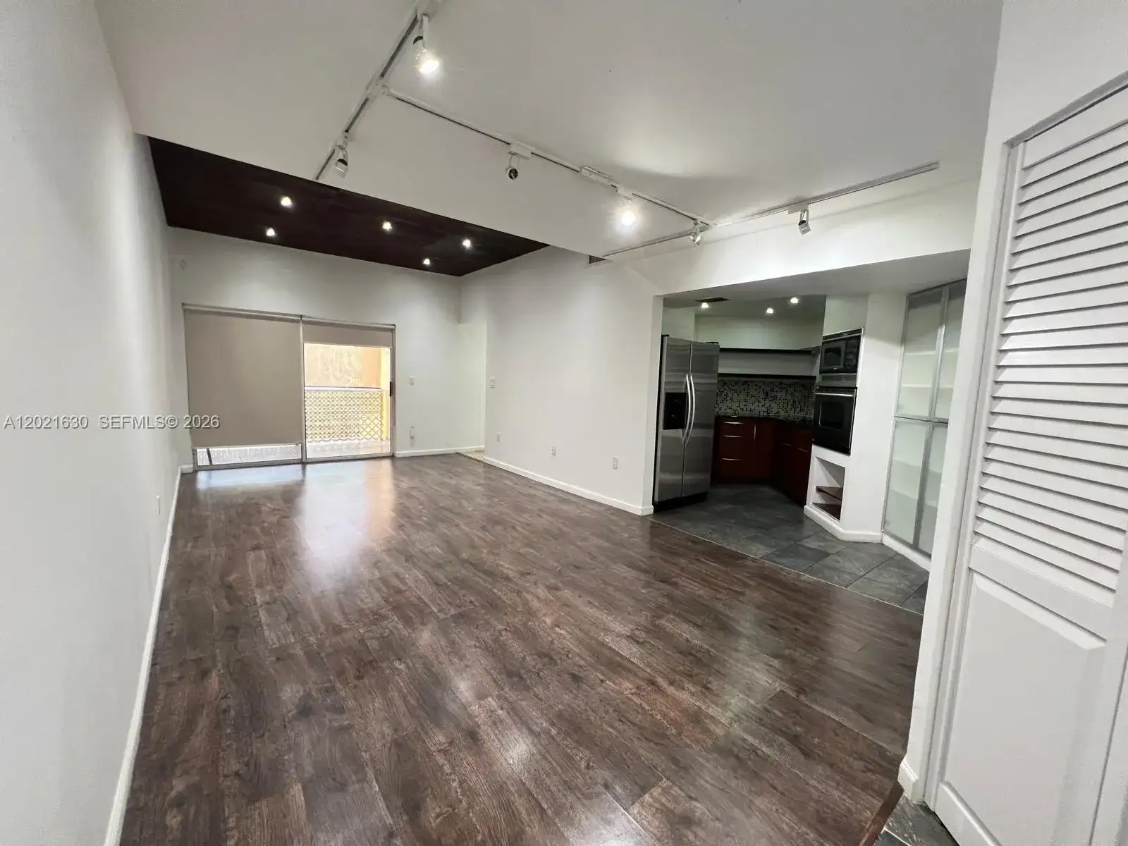 9715 Fontainebleau Blvd # E308, Miami FL 33172 photo 4