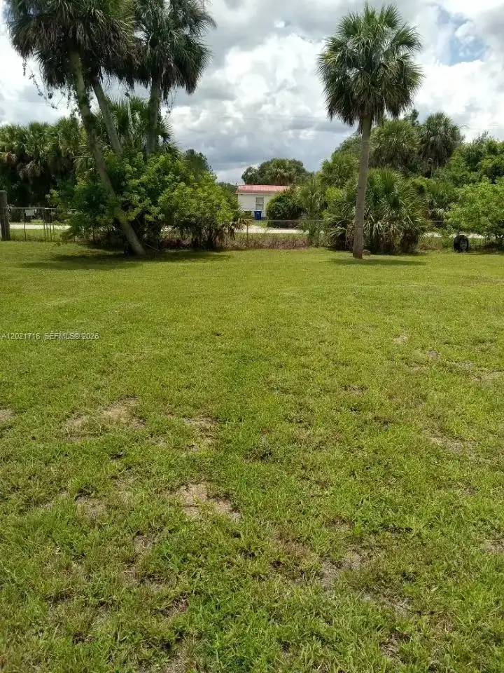 1326 Red Barn Rd, Moore Haven FL 33471 photo 5