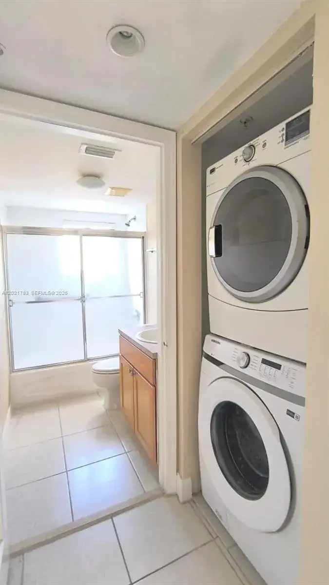 2536 NW 24th St # 2B, Miami FL 33142 photo 3