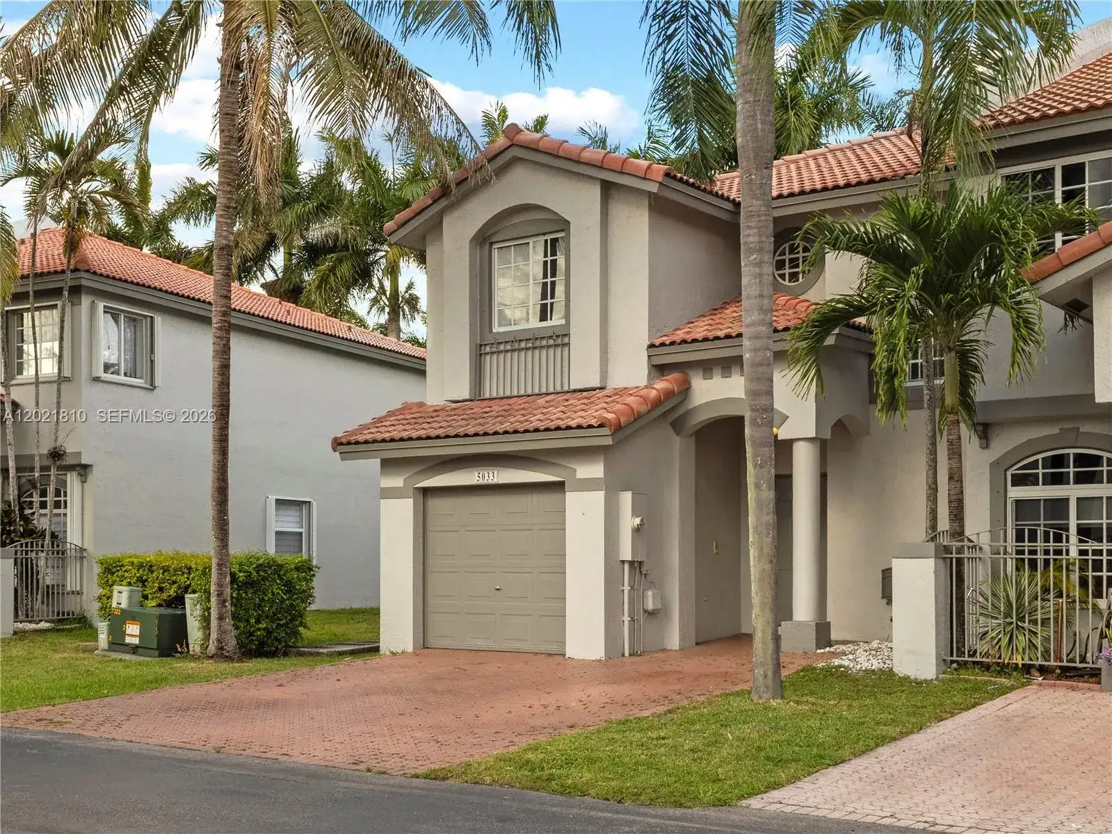 5033 NW 114th Ct, Doral FL 33178 photo 2