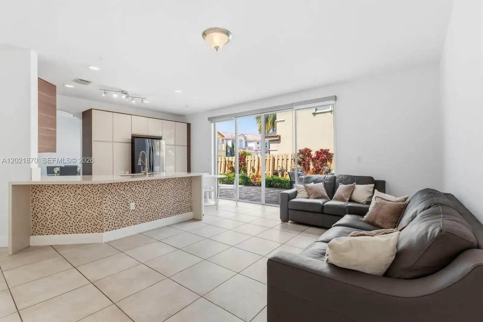 8610 NW 110th Ave, Doral FL 33178 photo 4