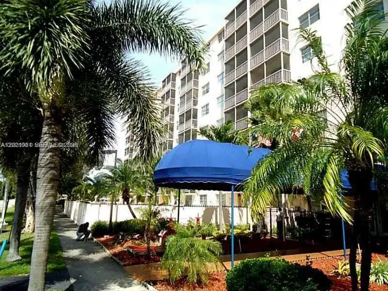 1251 NE 108th St # 801, Miami FL 33161 photo 2