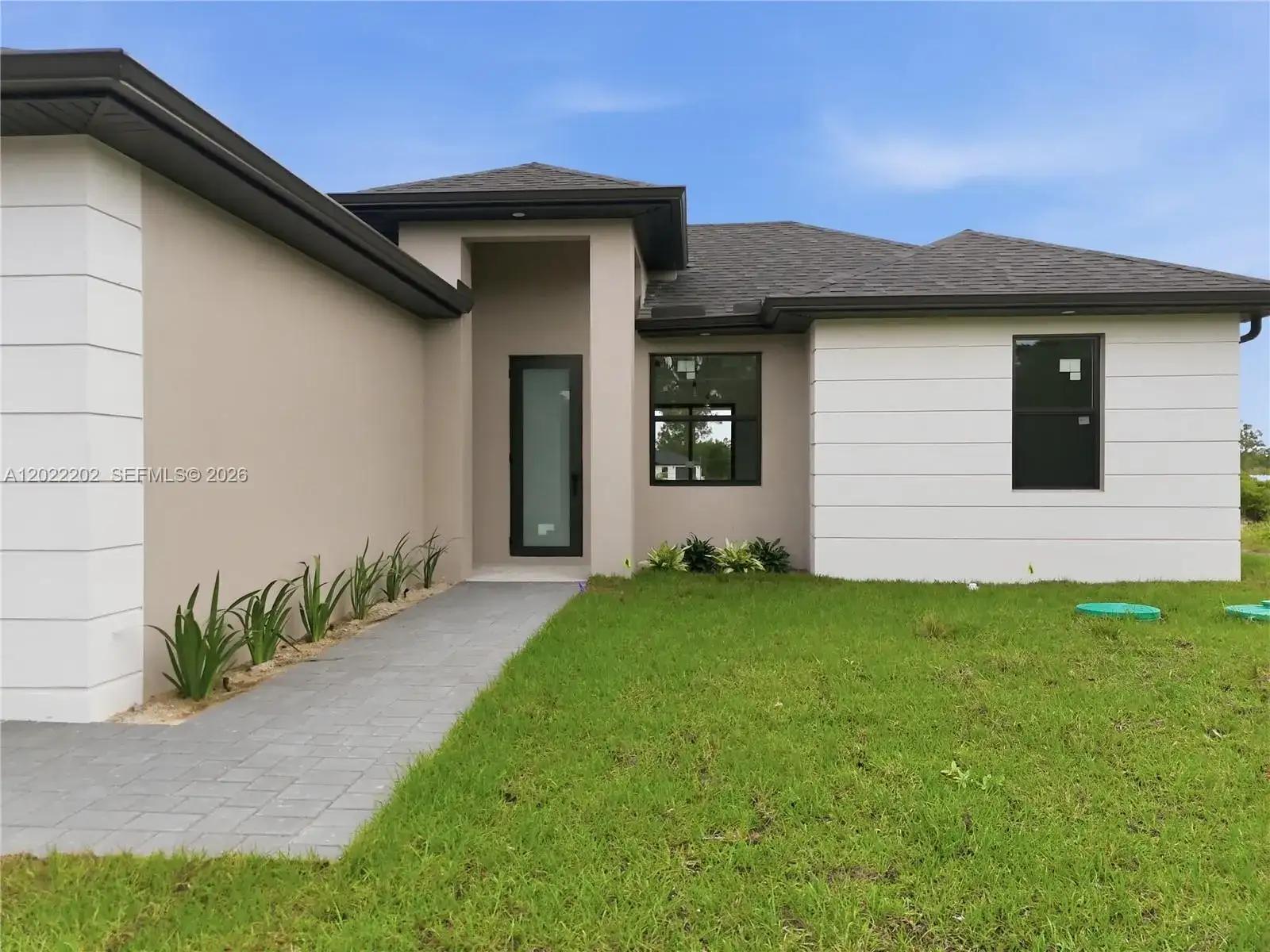 1222 Earnest St E, Lehigh Acres FL 33974 photo 2