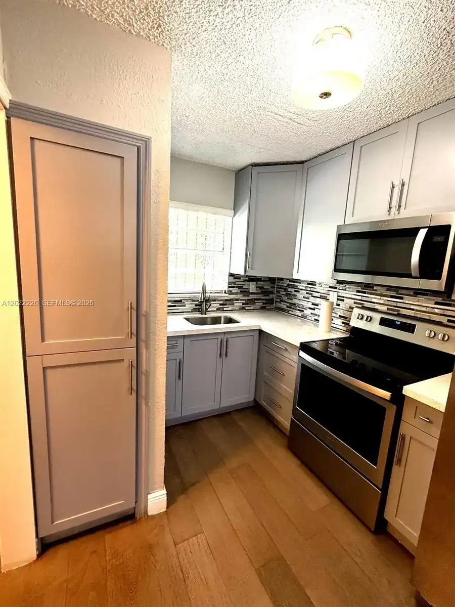 1635 W 44th Pl # 311, Hialeah FL 33012 photo 3