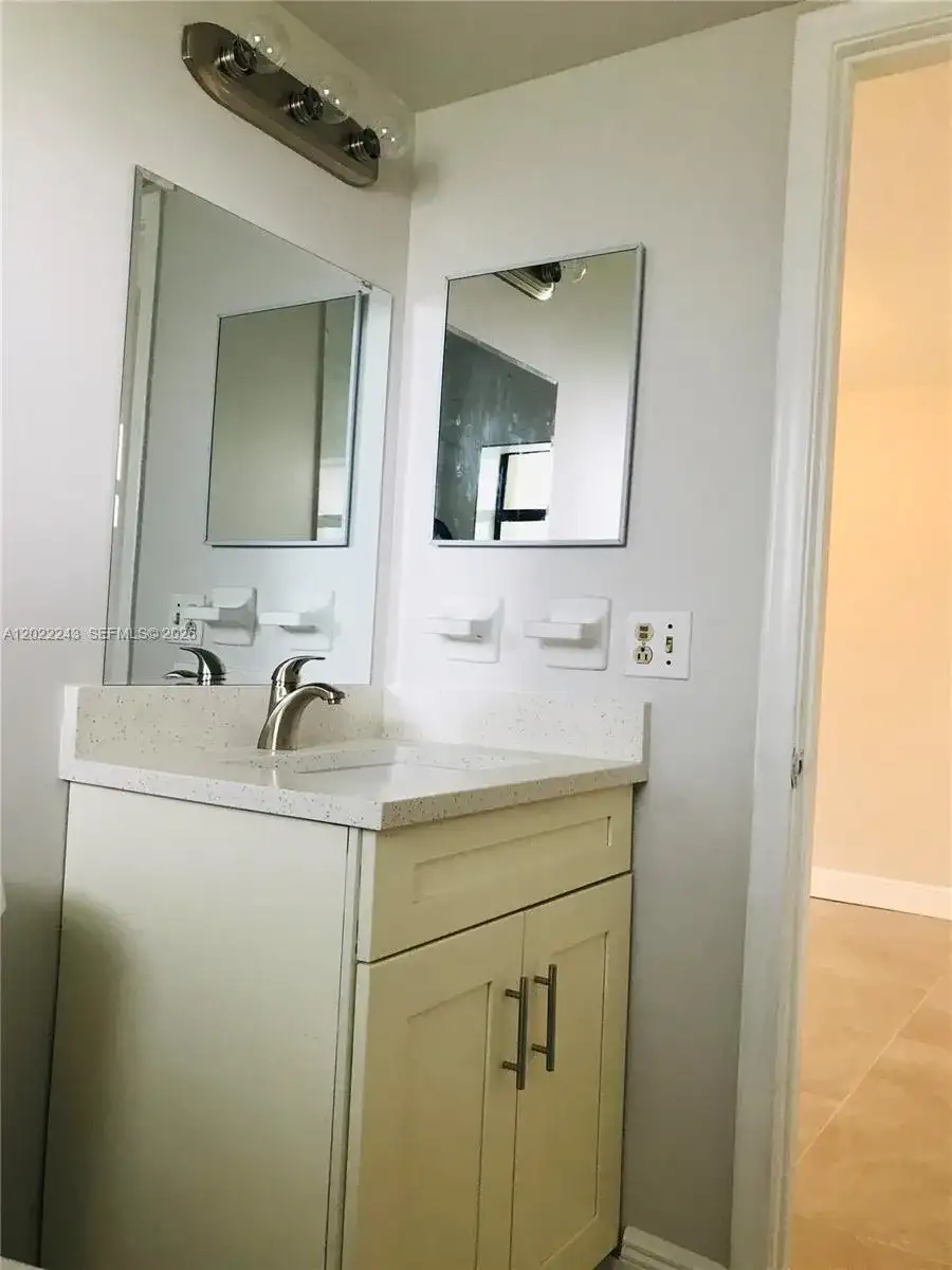 565 NW 100th Pl # 203, Pembroke Pines FL 33024 photo 5