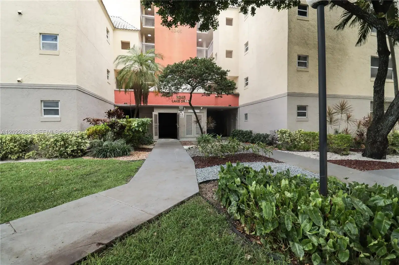 8245 Lake Dr # 308, Doral FL 33166 photo 2