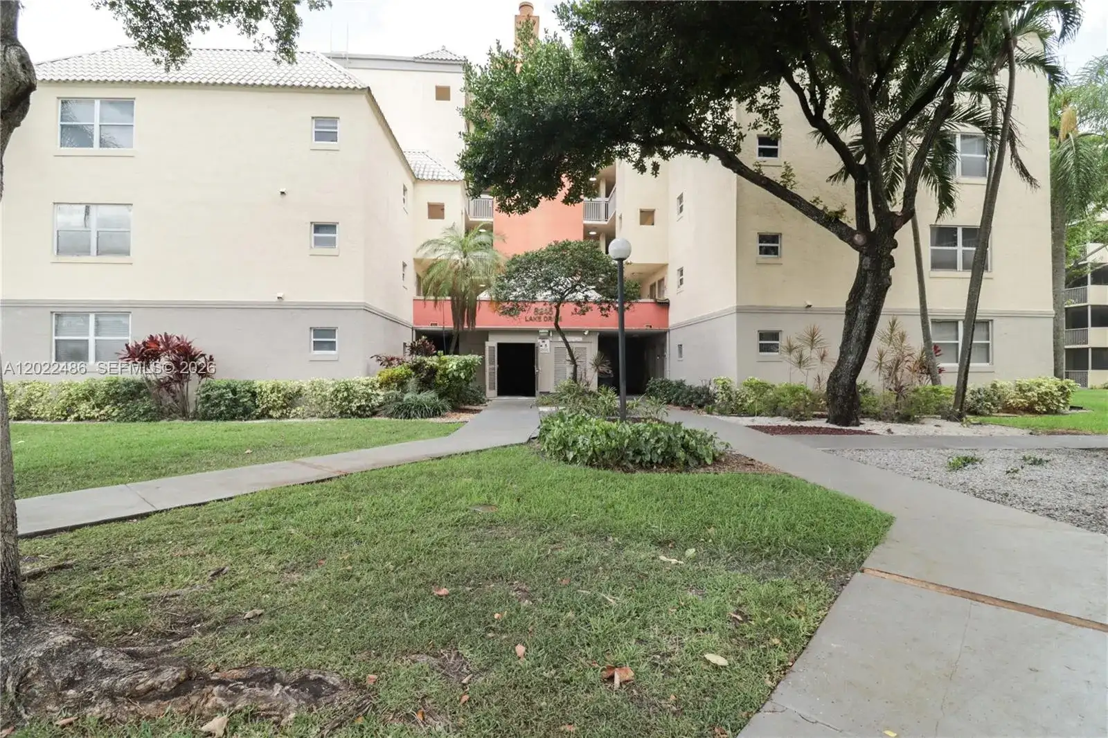 8245 Lake Dr # 308, Doral FL 33166 photo 3