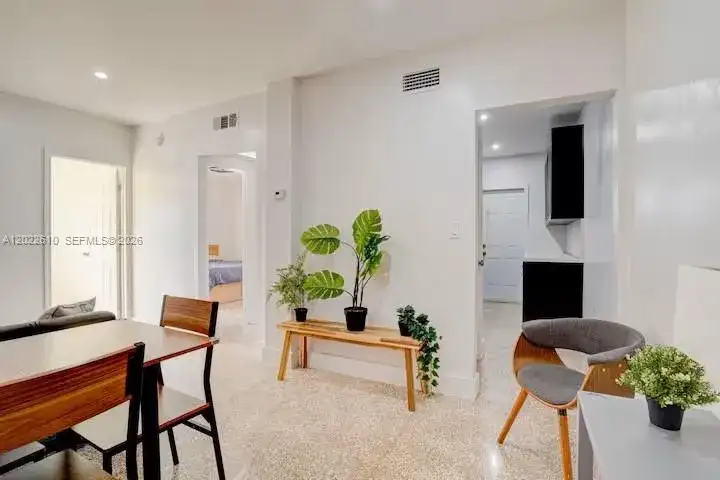 224 NE 111th St, Miami FL 33161 photo 2