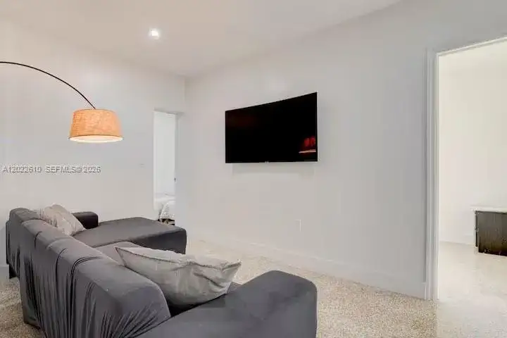 224 NE 111th St, Miami FL 33161 photo 5