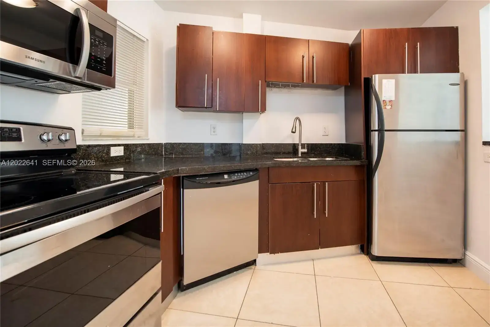 4147 Stirling Rd # 105, Dania Beach FL 33314 photo 2
