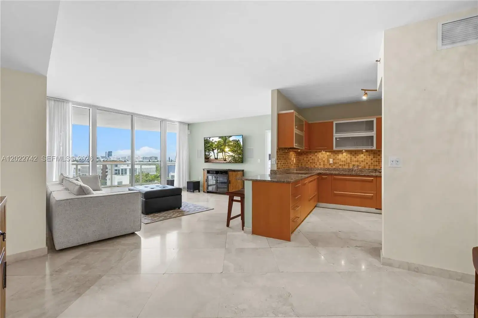 400 Alton Rd # 907, Miami Beach FL 33139 photo 3