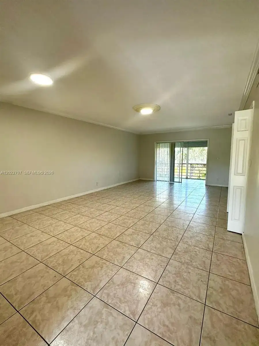 4291 NW 9th Ave # 202, Deerfield Beach FL 33064 photo 2