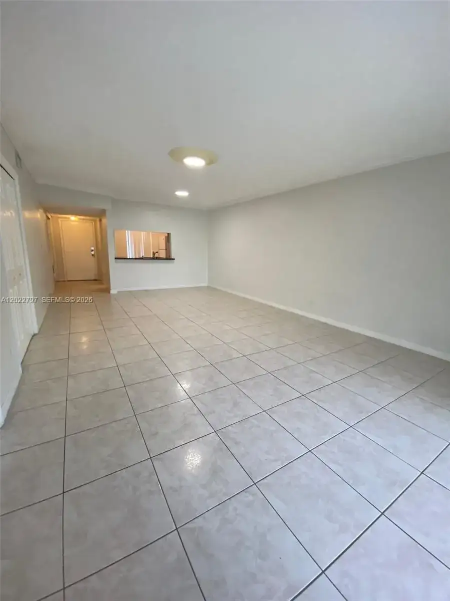4291 NW 9th Ave # 202, Deerfield Beach FL 33064 photo 3