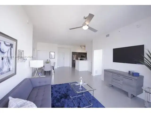 729 NW 2nd St # 505, Miami FL 33128 photo 3