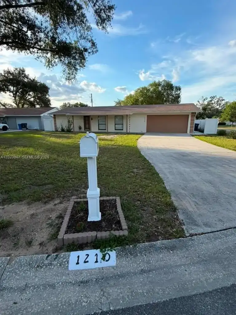 1210 BRANDA VISTA DR, Brandon FL 33510 photo 2