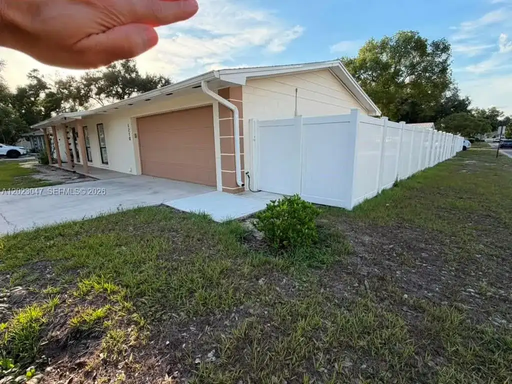 1210 BRANDA VISTA DR, Brandon FL 33510 photo 4