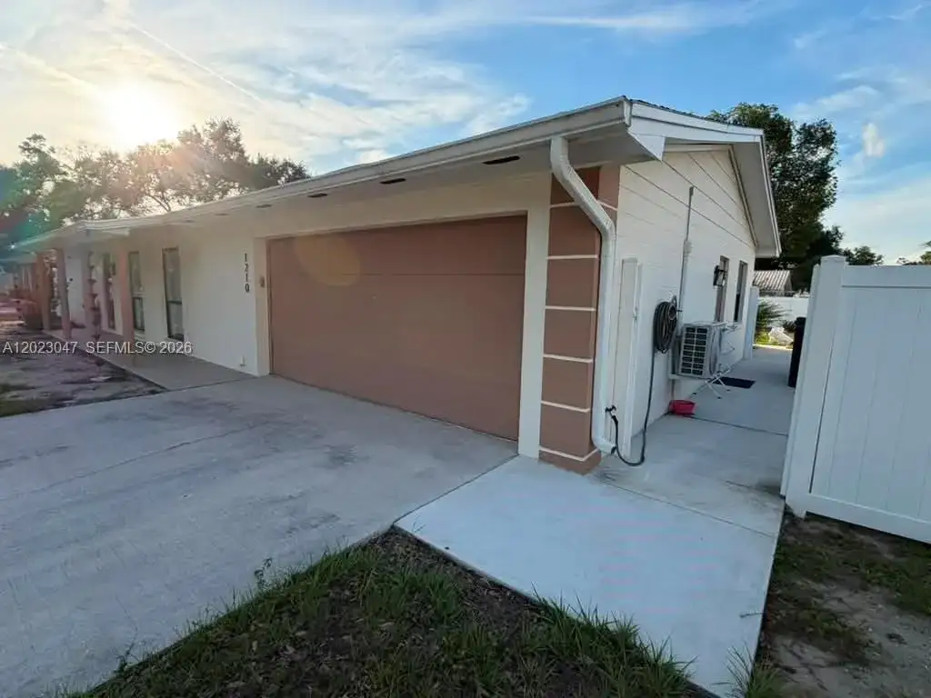 1210 BRANDA VISTA DR, Brandon FL 33510 photo 5