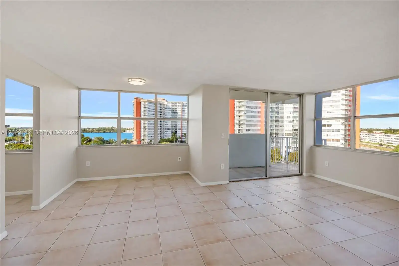1300 NE Miami Gardens Dr # 714E, Miami FL 33179 photo 2