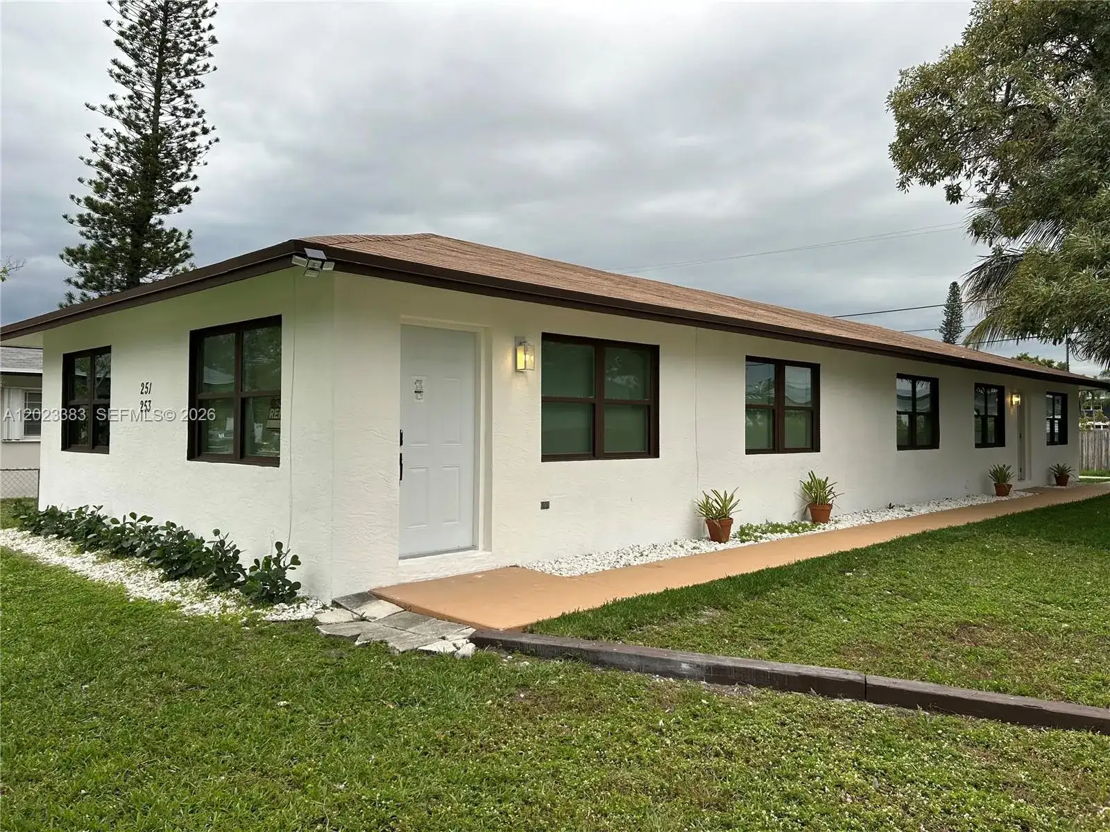 251-253 SW 11th St, Dania Beach FL 33004 photo 3