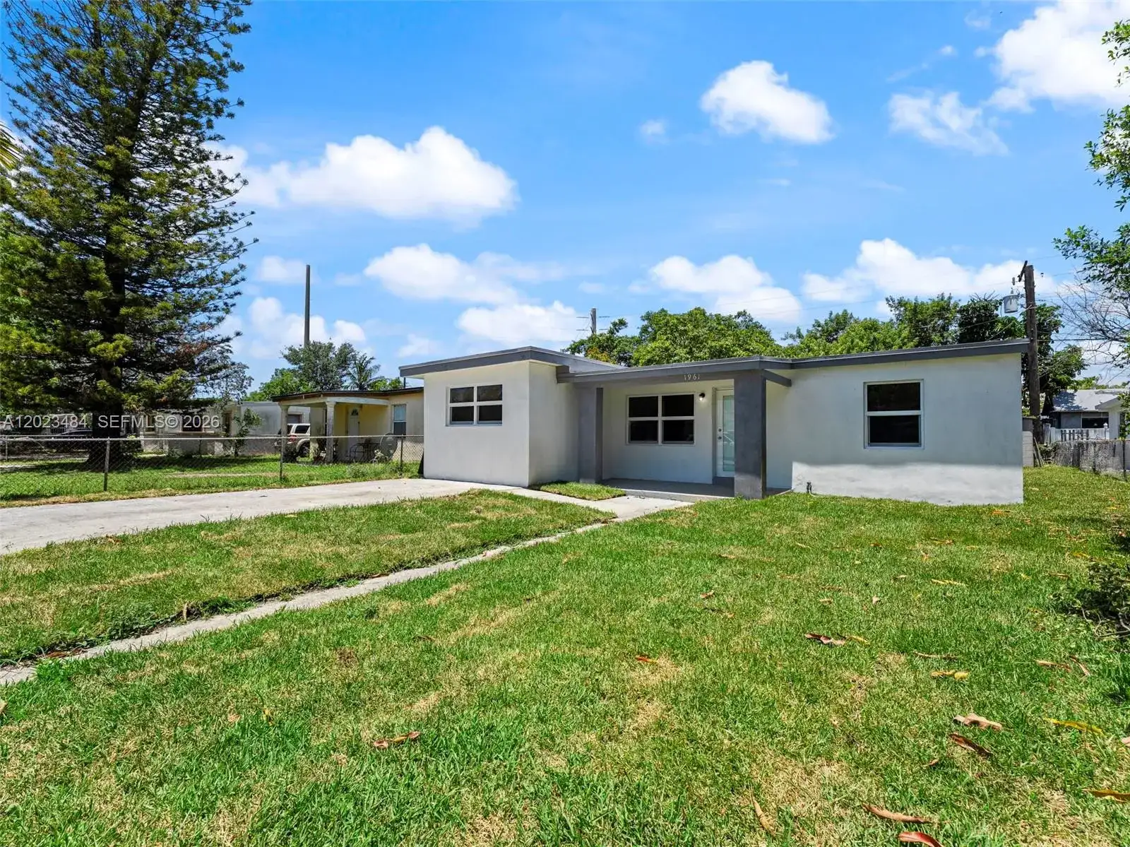 1961 Rutland St, Opa-Locka FL 33054 photo 4