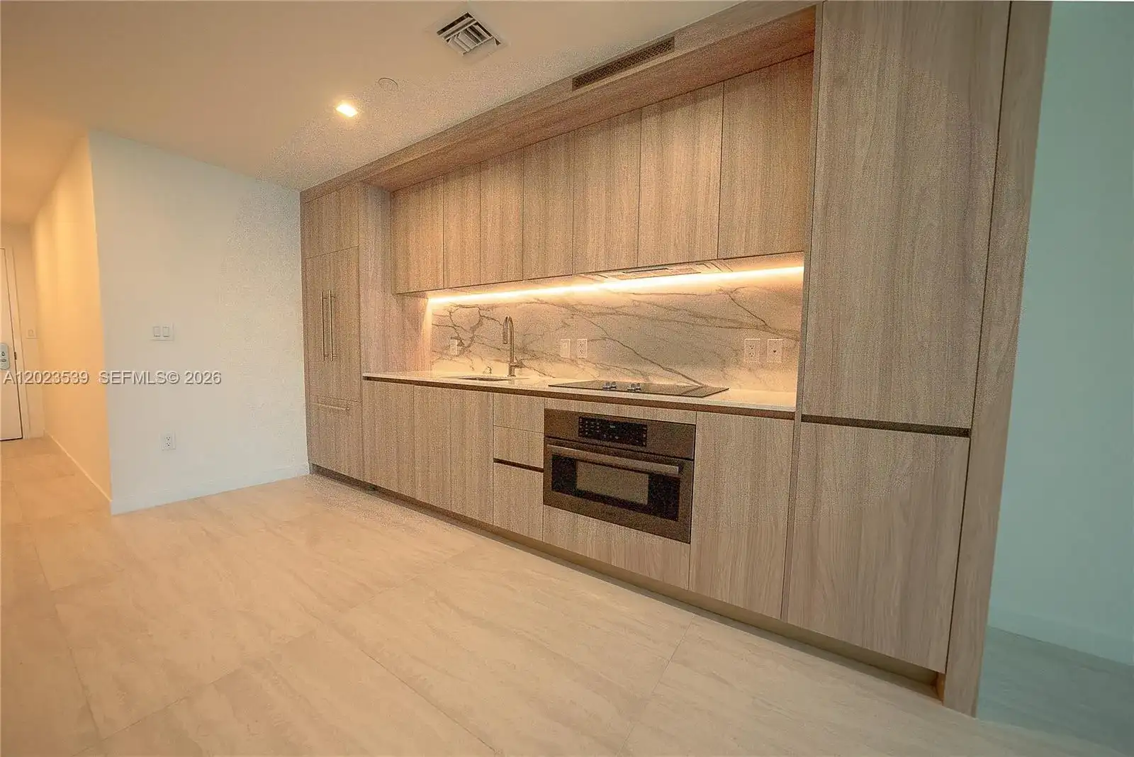 77 SE 5th St # 2203, Miami FL 33131 photo 3
