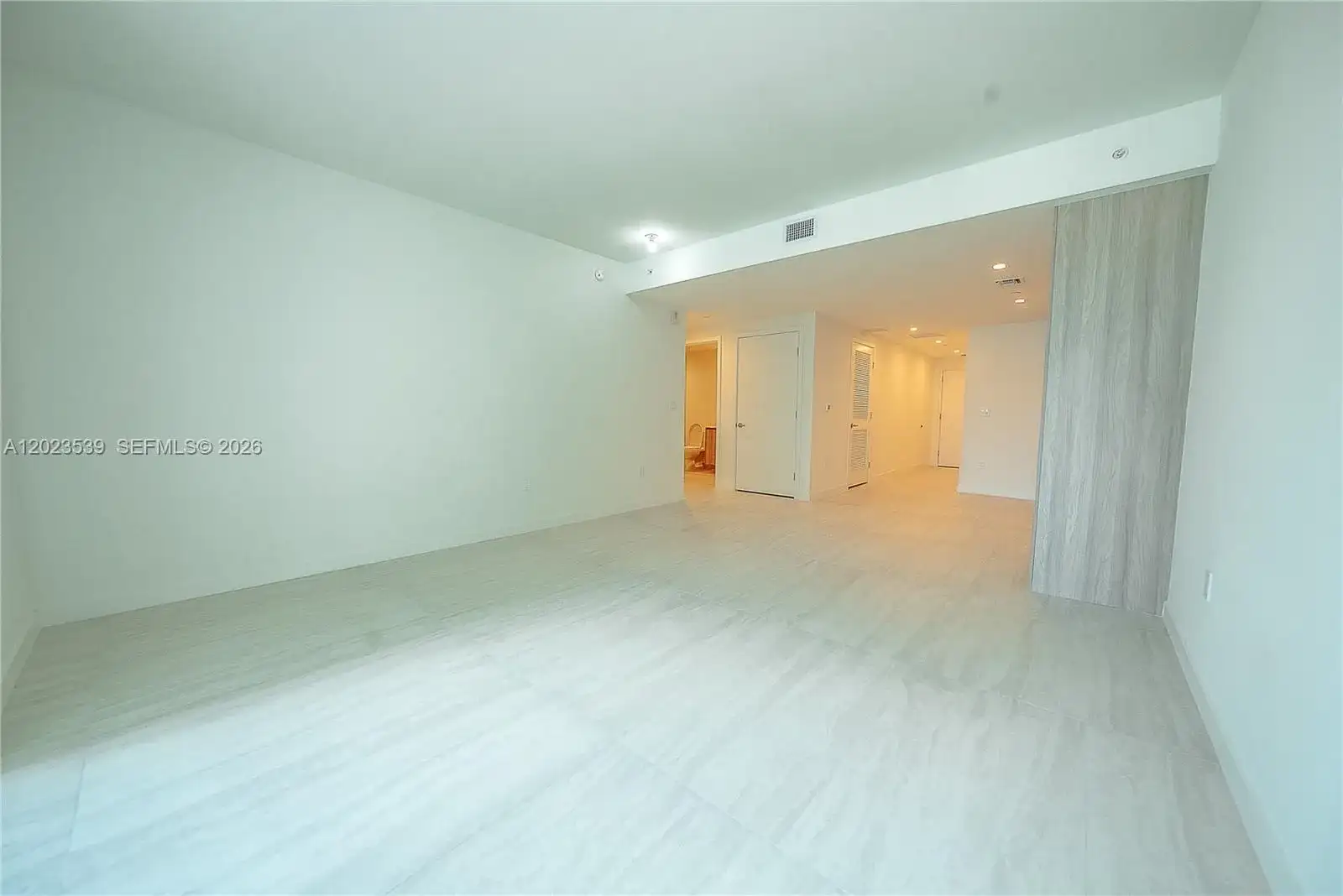 77 SE 5th St # 2203, Miami FL 33131 photo 4
