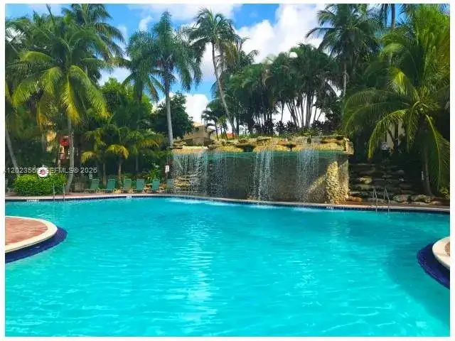 9501 Fontainebleau Blvd # 315, Miami FL 33172 photo 2