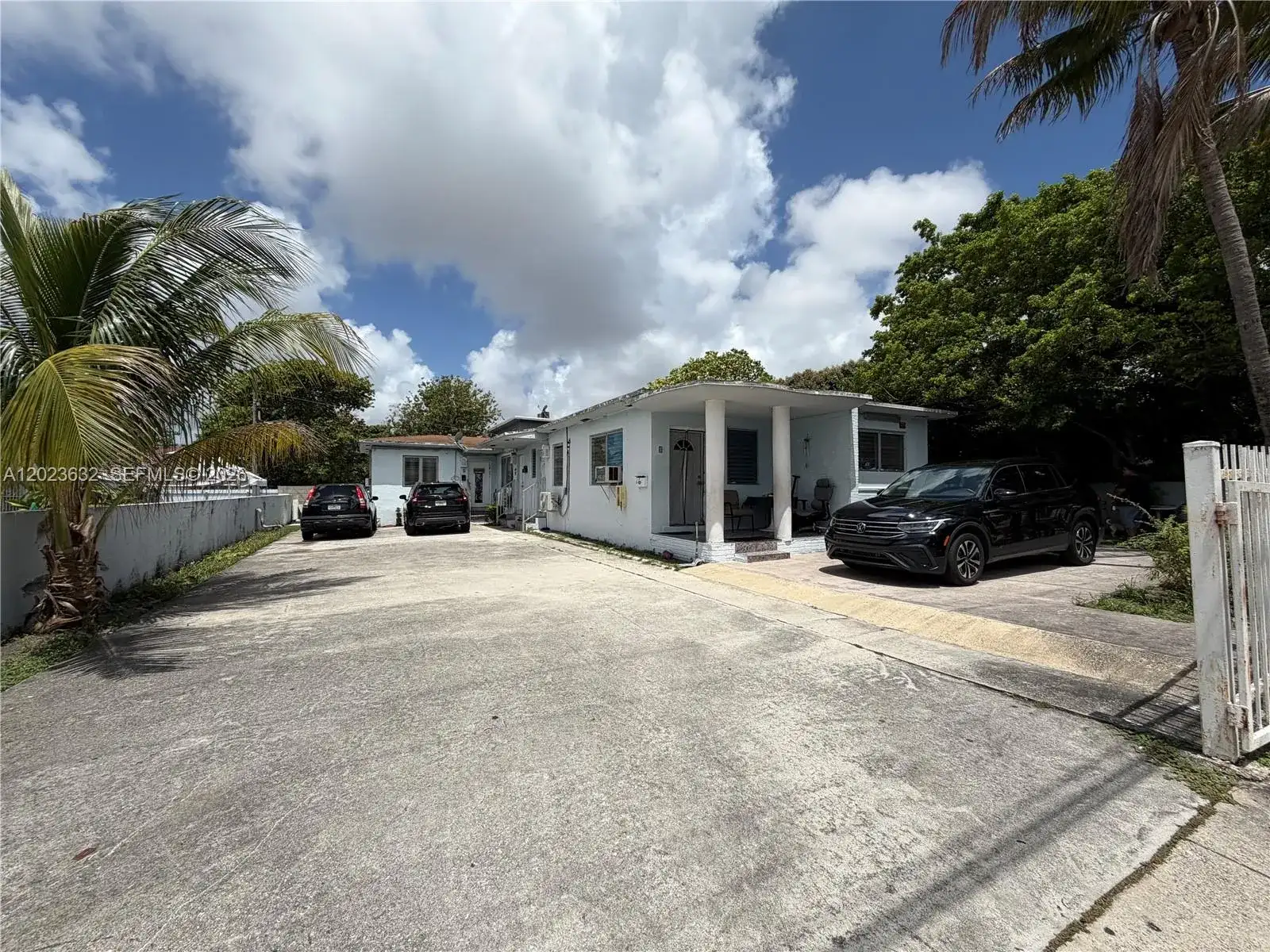 130 NW 16th Ave, Miami FL 33125 photo 2