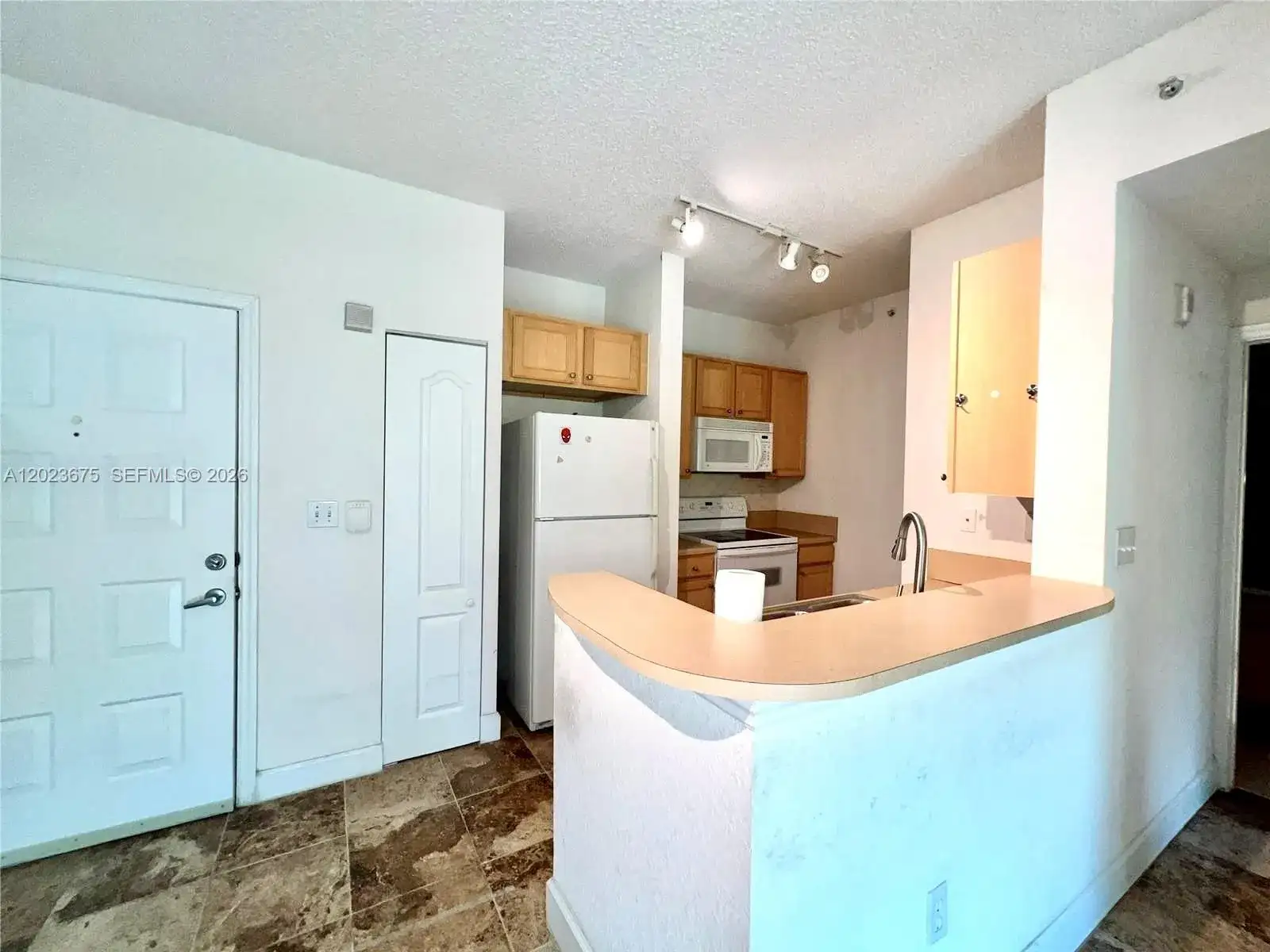 6001 SW 70th St # 454, South Miami FL 33143 photo 3