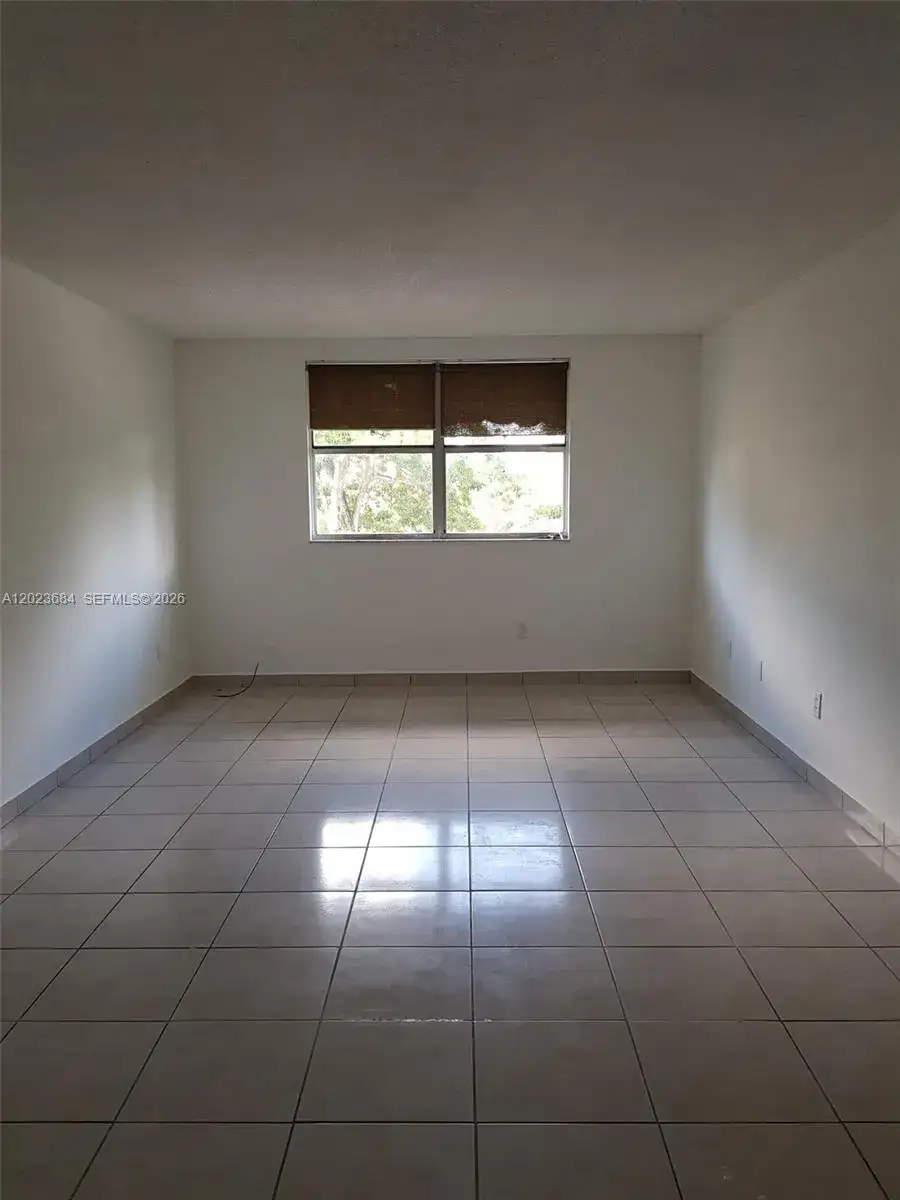 606 W 81st St # 314, Hialeah FL 33014 photo 4