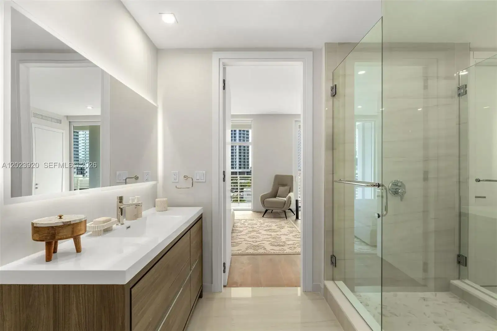 527 Orton Ave # 403, Fort Lauderdale FL 33304 photo 4