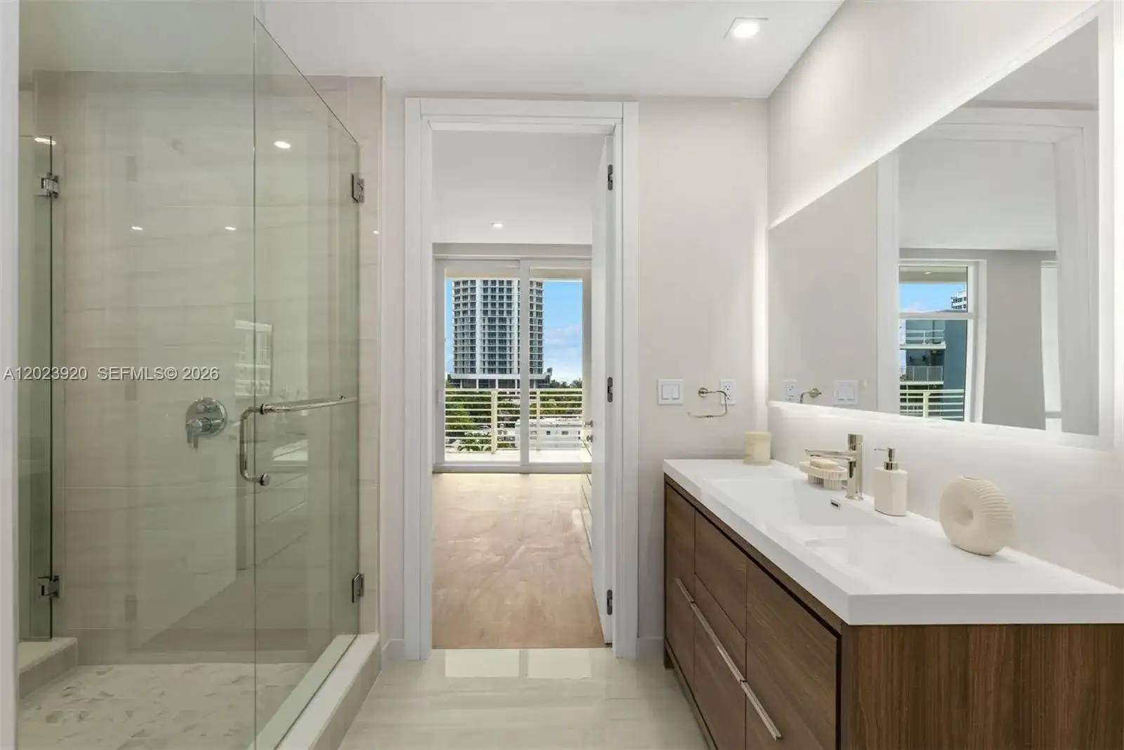 527 Orton Ave # 403, Fort Lauderdale FL 33304 photo 5