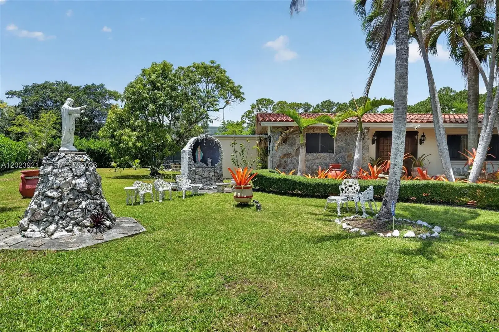 8461 SW 68th St Rd, Miami FL 33143 photo 2