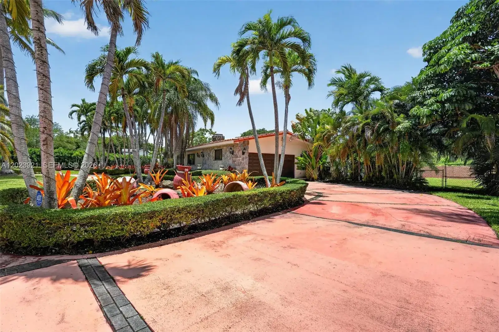8461 SW 68th St Rd, Miami FL 33143 photo 3