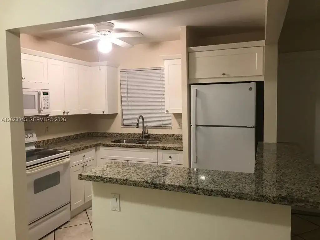 7910 Taft St # 214, Pembroke Pines FL 33024 photo 3