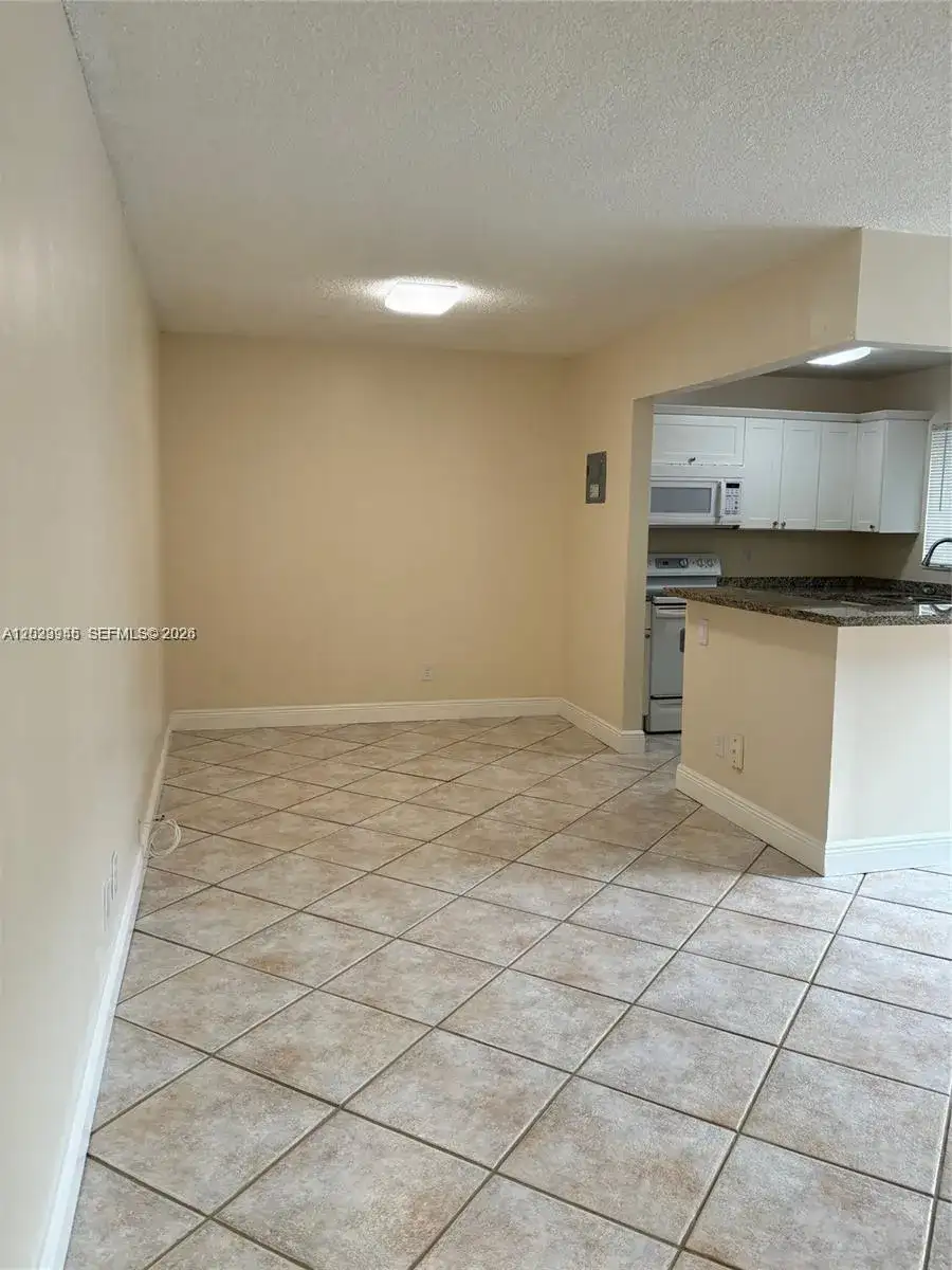 7910 Taft St # 214, Pembroke Pines FL 33024 photo 5