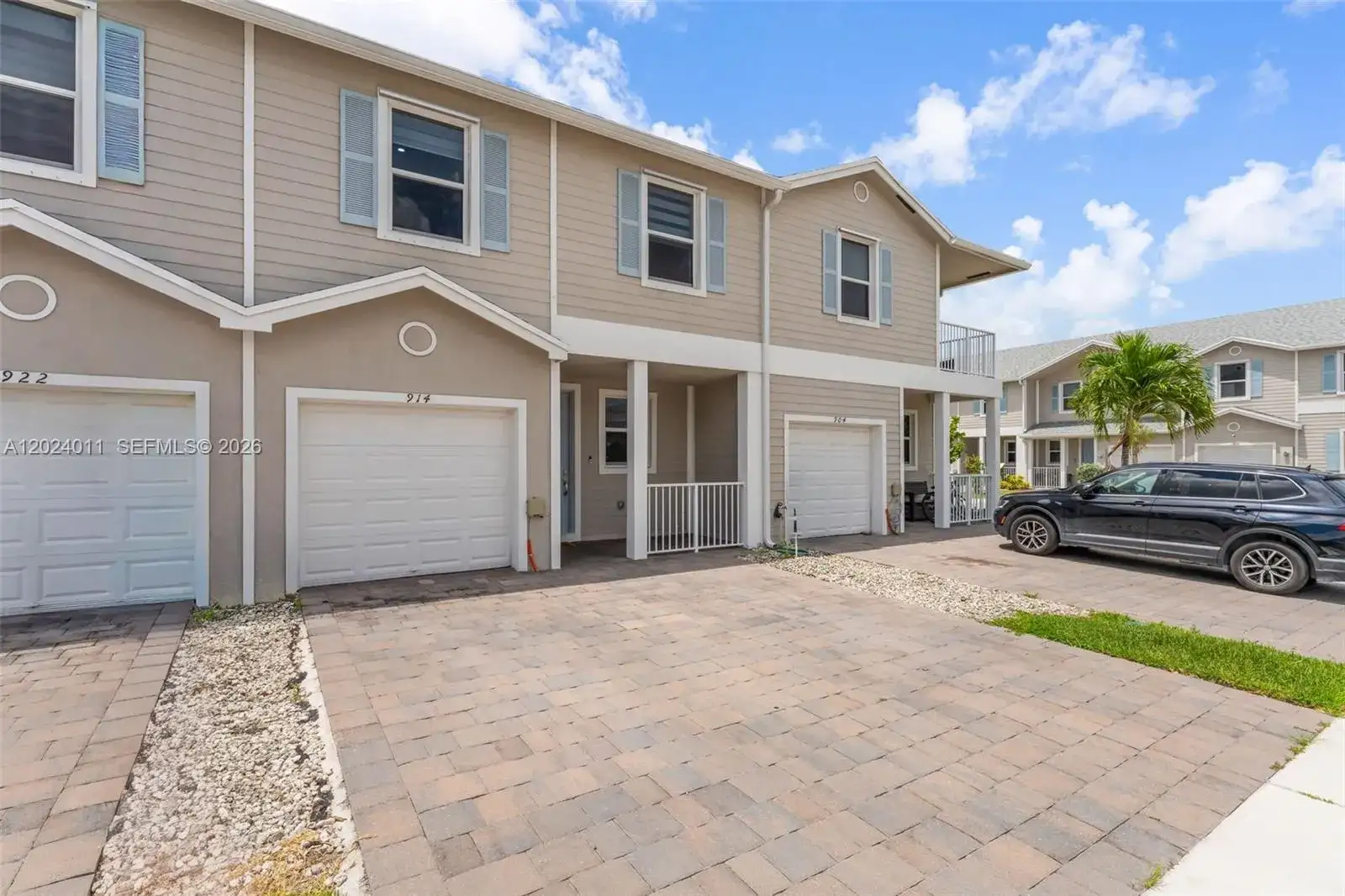 914 SE 18th St, Homestead FL 33034 photo 2