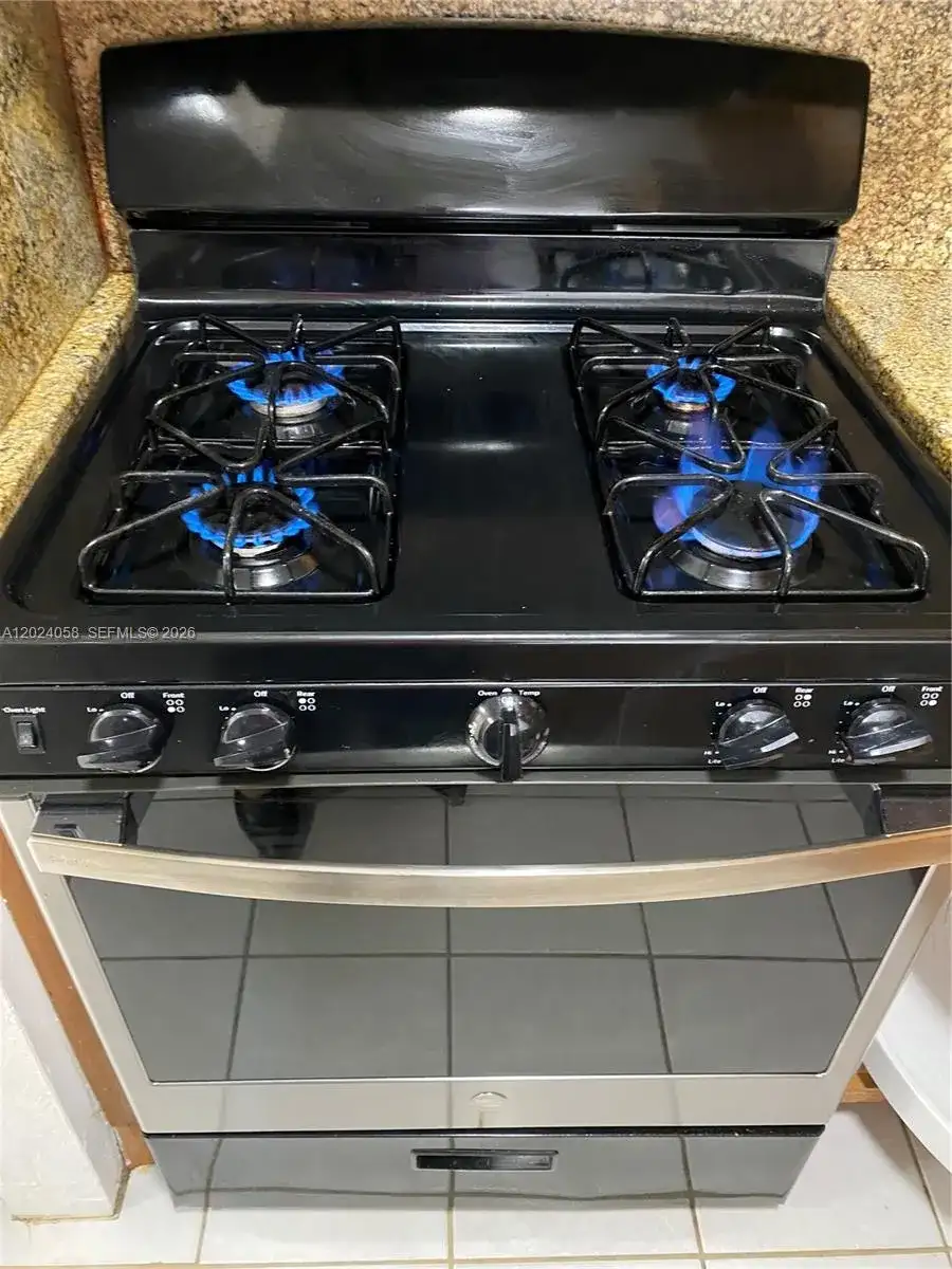 1300 W 47th Pl # 118, Hialeah FL 33012 photo 5