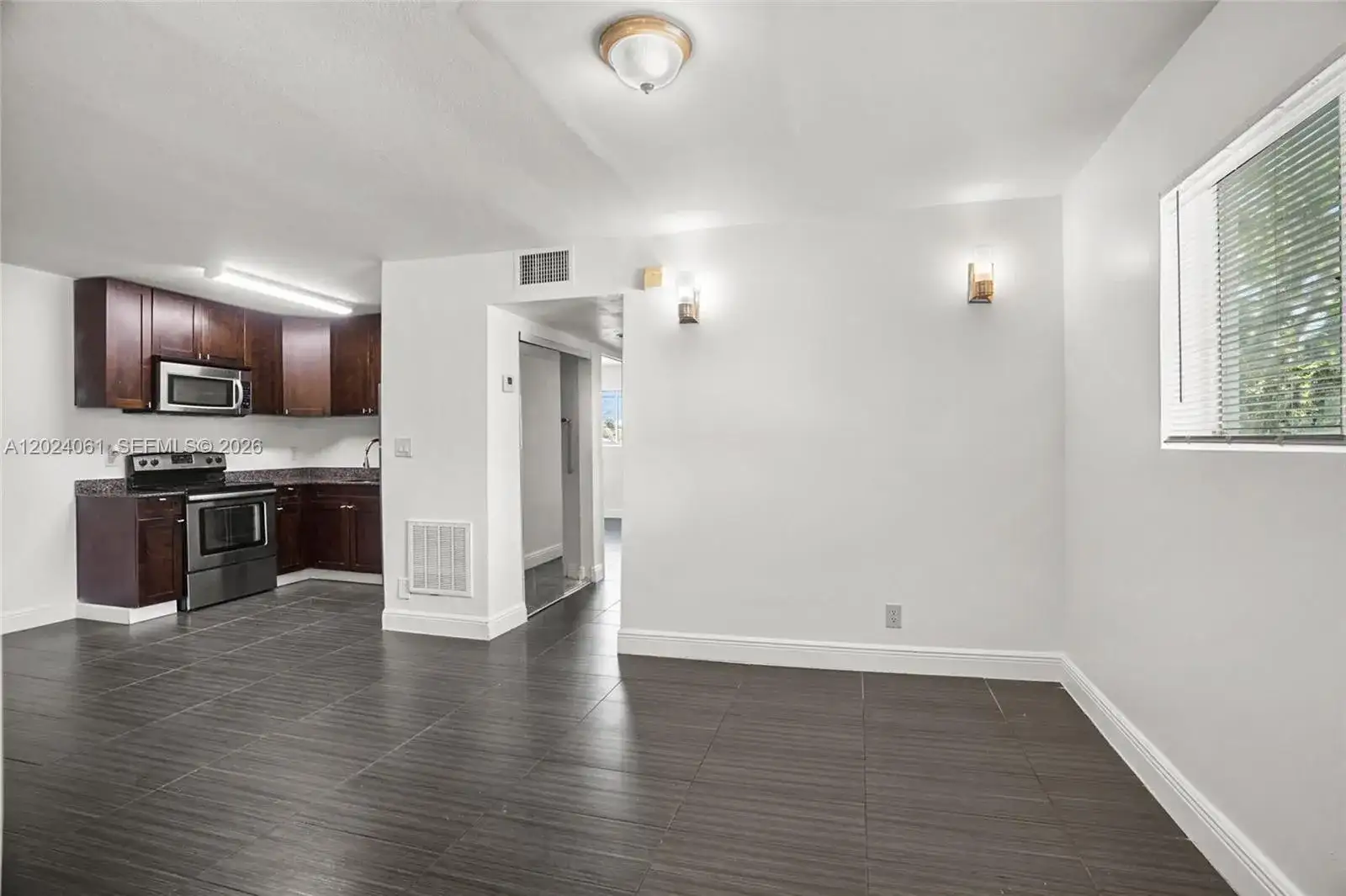 37 SW 14th St # 16, Dania Beach FL 33004 photo 3