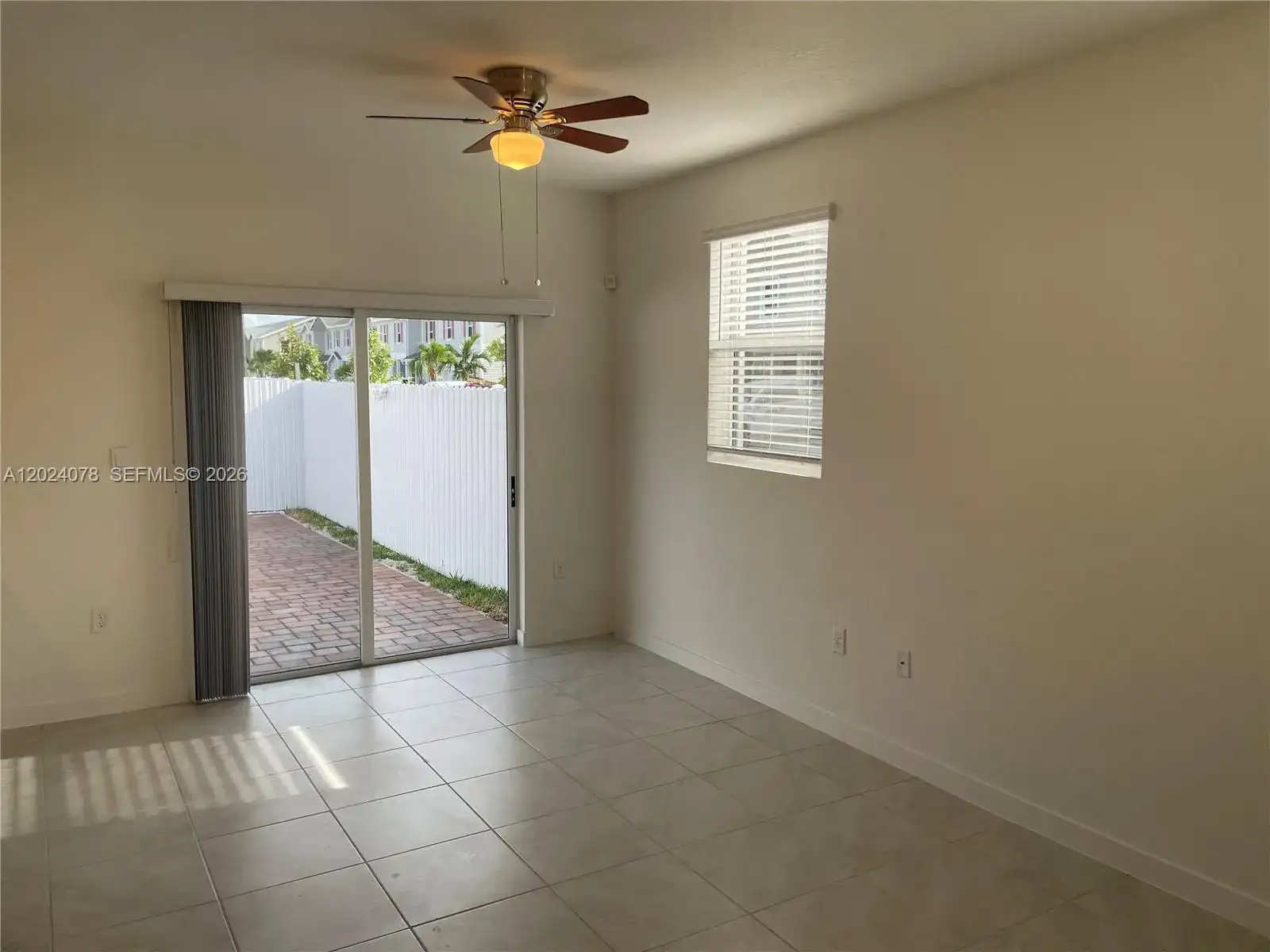 906 SE 17th St # 0, Homestead FL 33034 photo 2