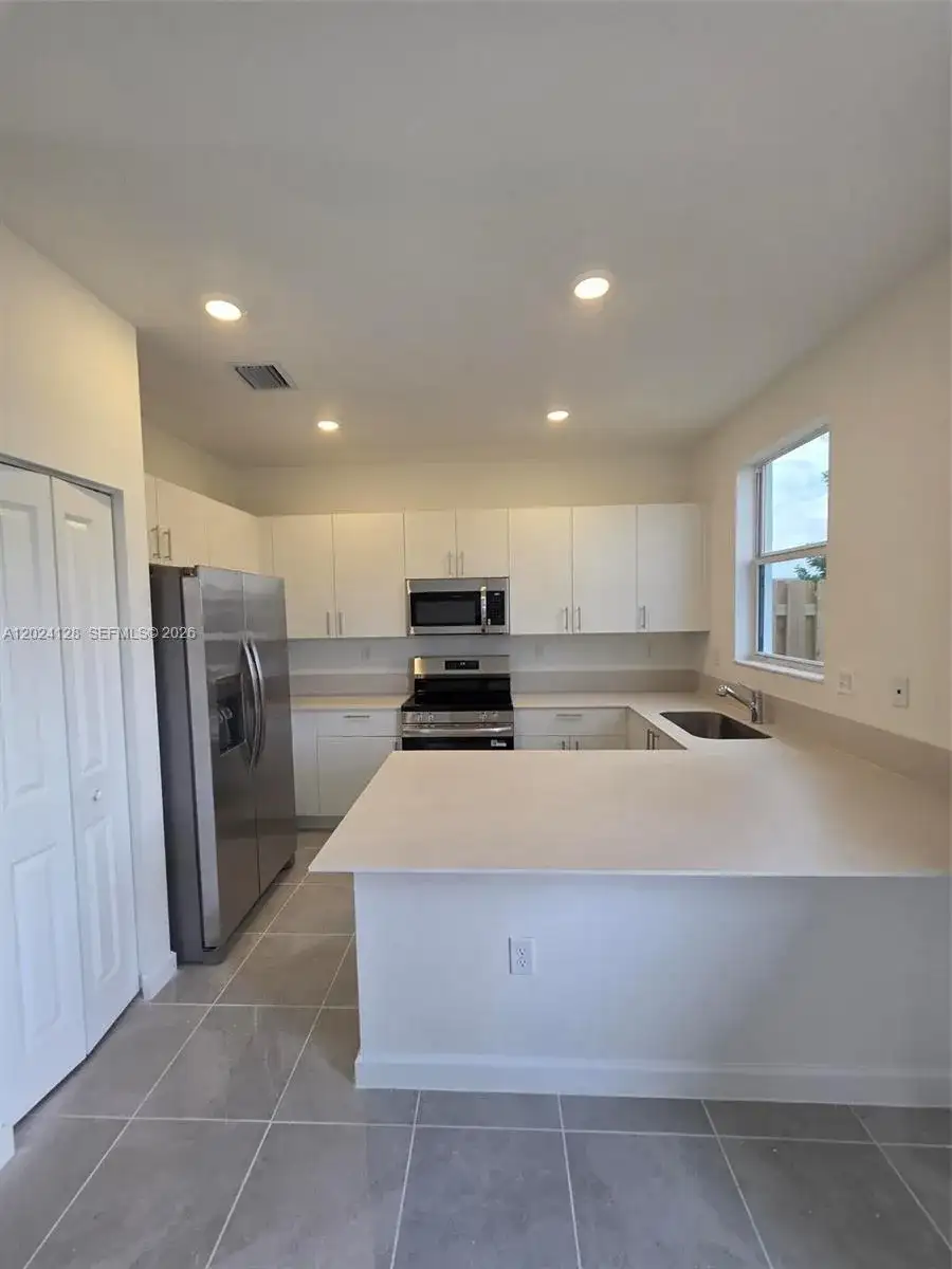 2764 SE 26th Ave # 2764, Homestead FL 33035 photo 3