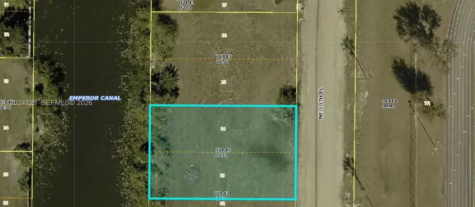 1804 NE 10th Pl, Cape Coral FL 33909 photo 2